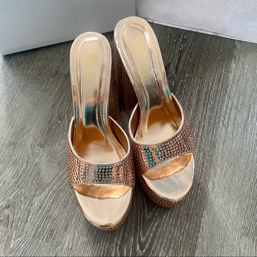 Elegant Rose Gold Platform Heels - Picture 5 of 10
